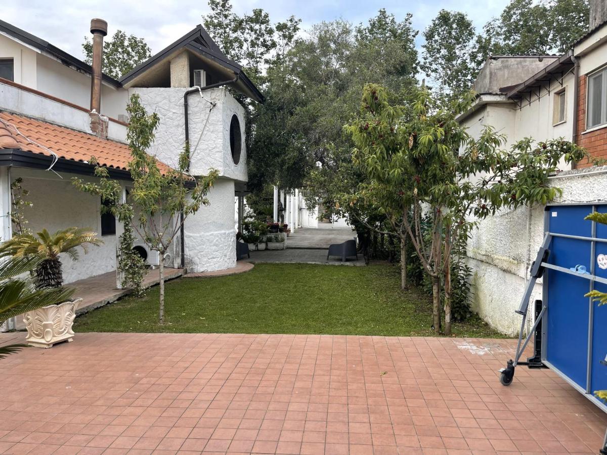 Villa Avvocato Catapano ปอนเตกัญญาโน ภายนอก รูปภาพ